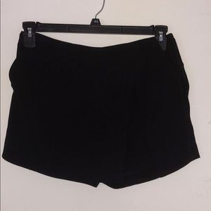 EXPRESS black skort